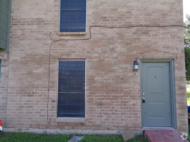 Building Photo - 300 Rice St Rental