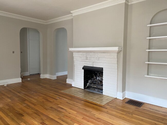 Building Photo - "Get ready to step into your new dream hom... Rental