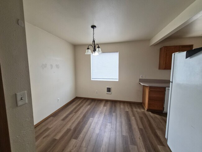 301 E 3rd St Unit 6