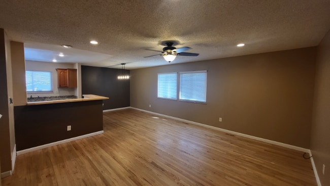 Photo - 6830 Snead St