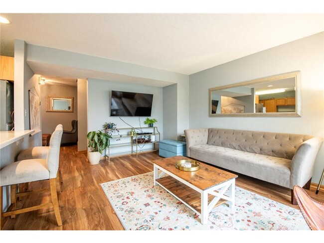 Photo - 5724 4th St NE