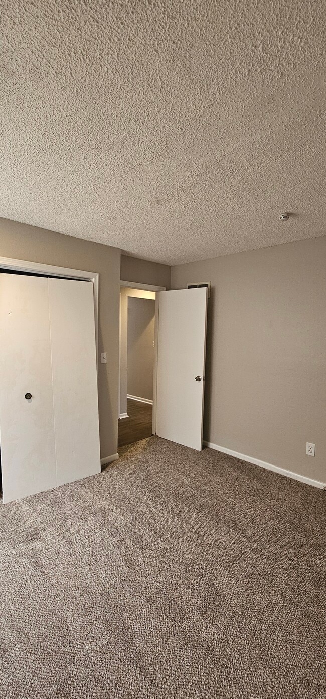 1315 E 123rd Ter