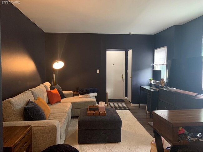 Photo - 21-29 Audrey Ave Unit C