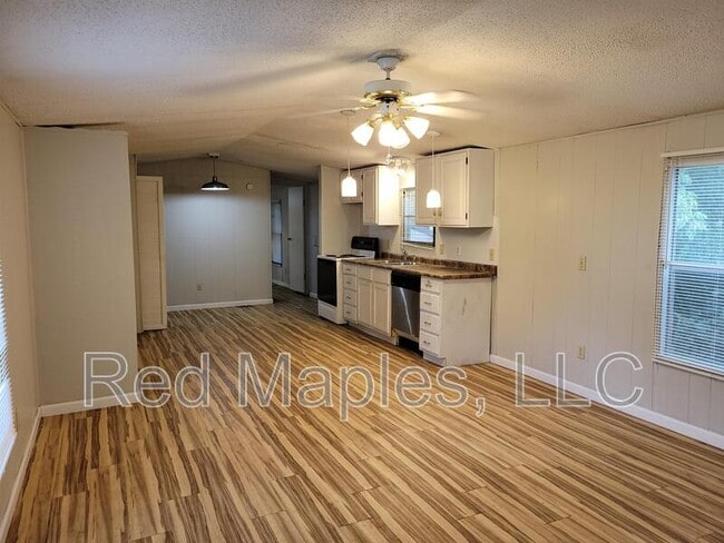 Photo - 832 Briny Ln