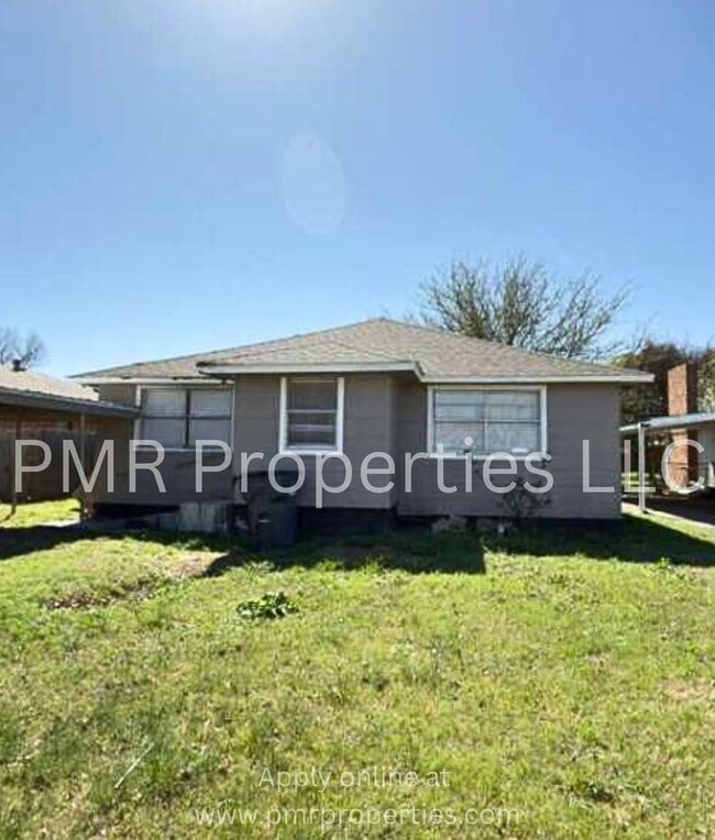 Building Photo - 2 Bedroom/ 1 Bathroom House