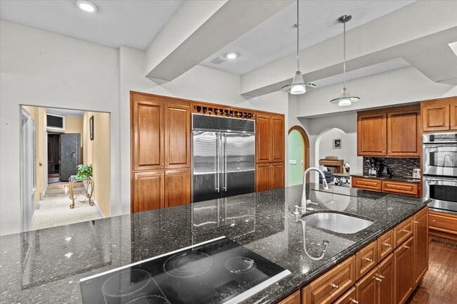 Photo - 200 Asphodel Dr