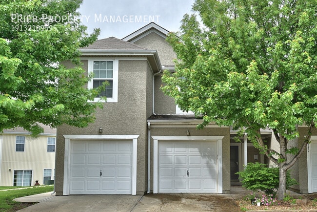 Building Photo - 824 S Woodson Ct