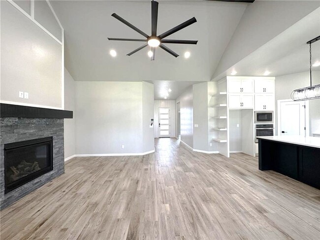 Photo - 3 Bed 2 Bath 2 Car in Twin Silos Addition Edmond, OK