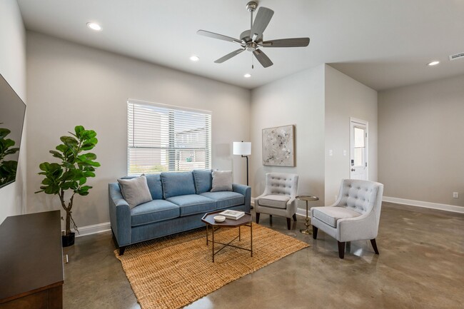 203 Firethorn Dr