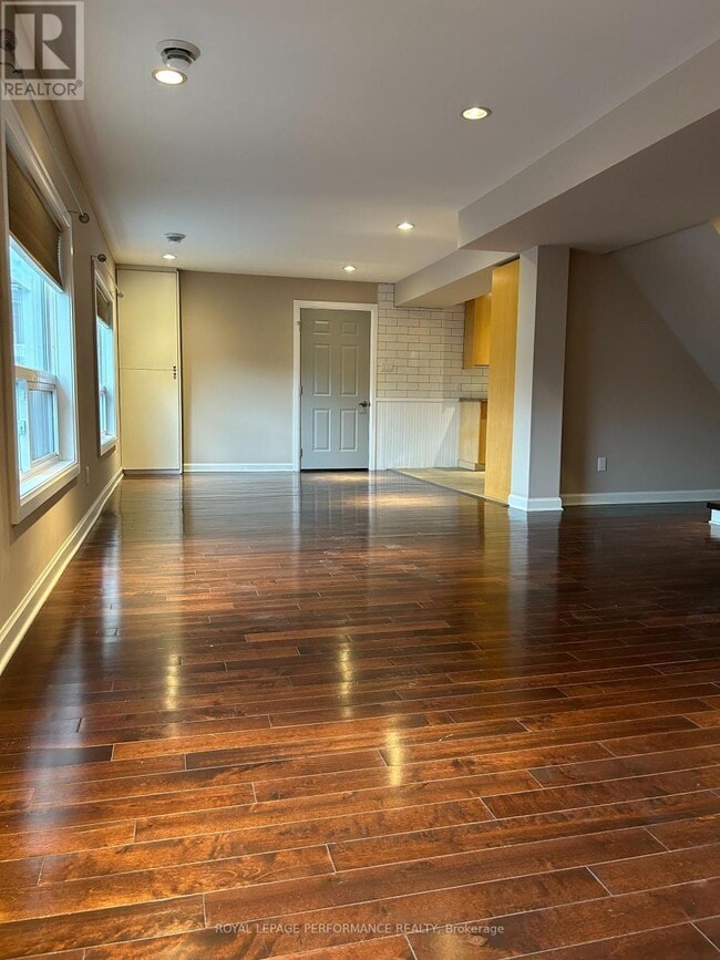 Photo - 2487 Huntley Rd