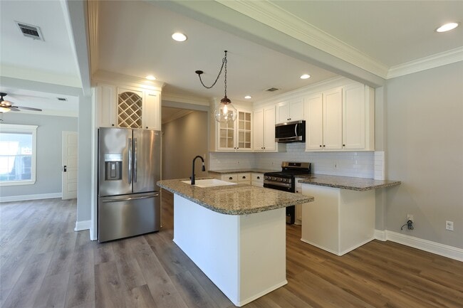 Photo - 512 Enid St