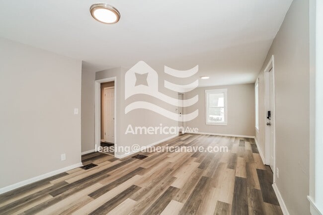 Photo - 2459 Lexington Ave