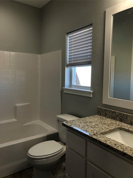 Photo - 110 Oakland St Unidad F