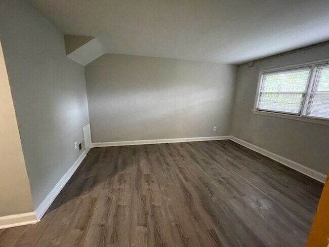 Photo - 429 Burbank St SE Unit 5