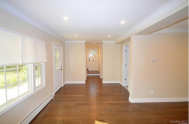 Photo - 4 Addison Ln