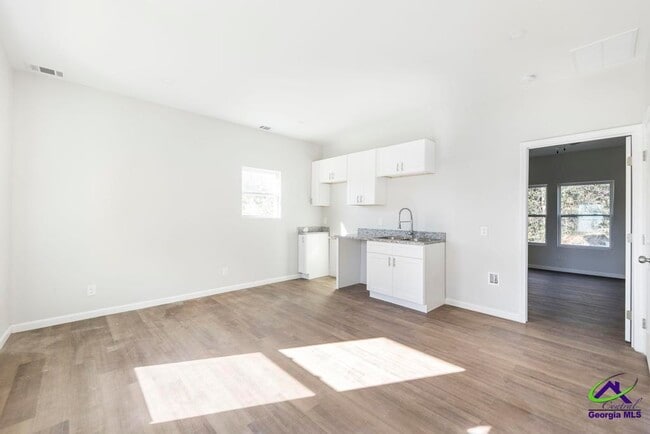 Photo - 1635 2nd St House