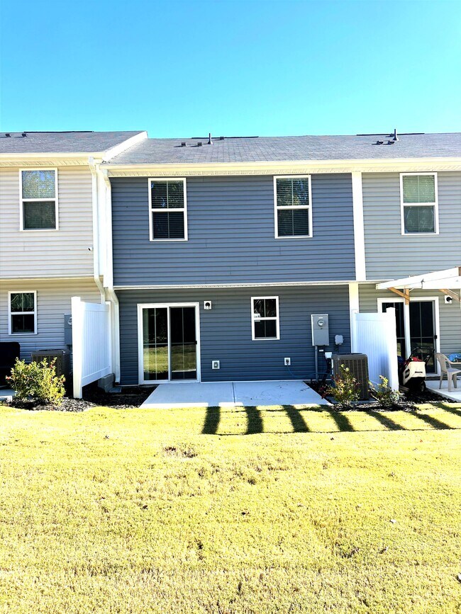 Photo - 130 Elyse Overlook Lp