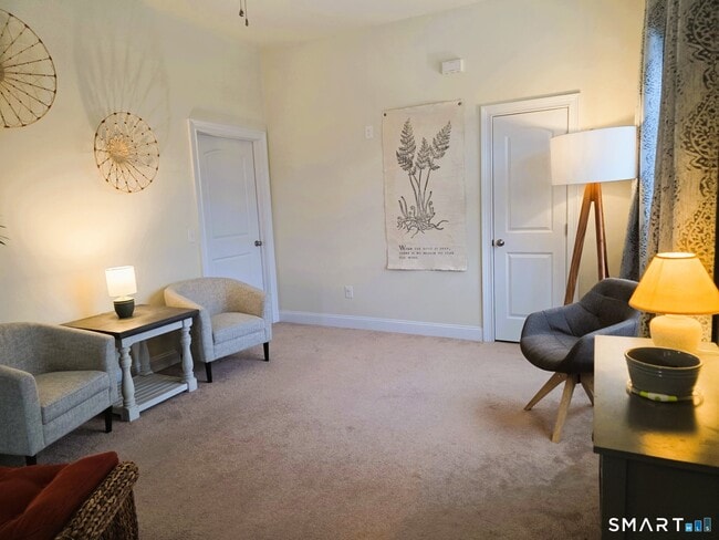 Photo - 611 Military Hwy