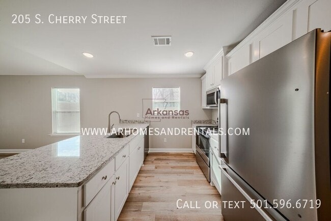 Photo - 205 S Cherry St