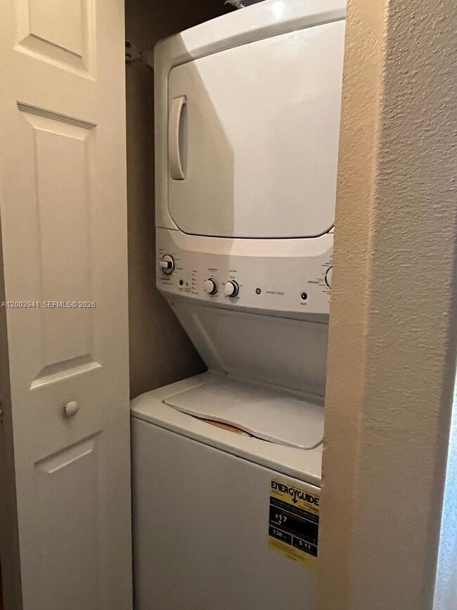 Photo - 533 NE 3rd Ave Unidad 238