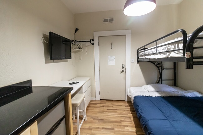 UrbaNests | 221 7th St Residences