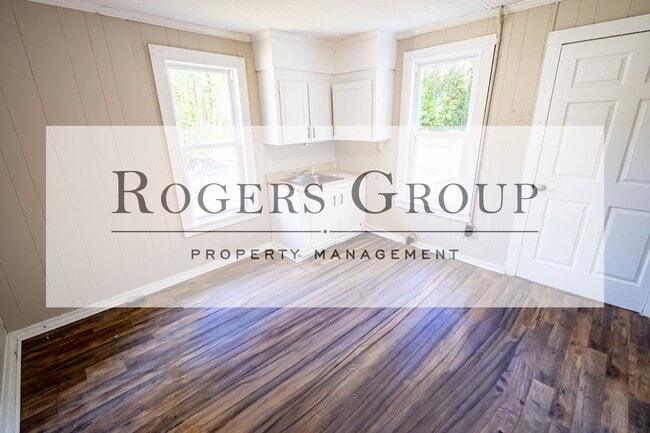 Photo - 788 N Chestnut St