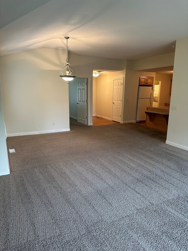 Photo - 1729 Emerald Trl SE