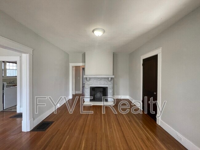 Photo - 1508B Gale Ln