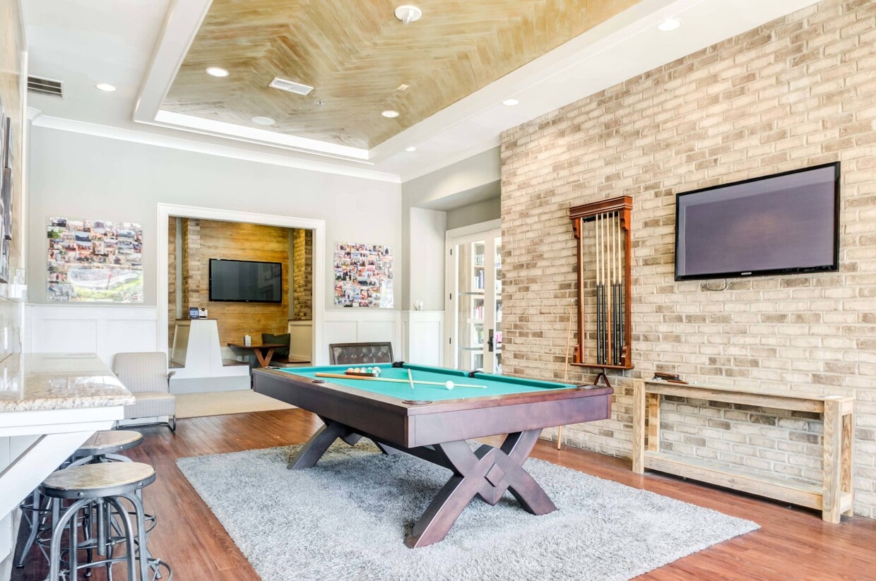 Clubroom - The Grove at Mankato