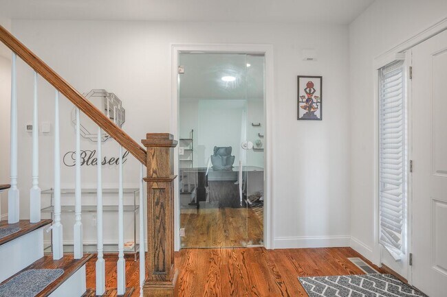 Photo - 149 Stratford Dr