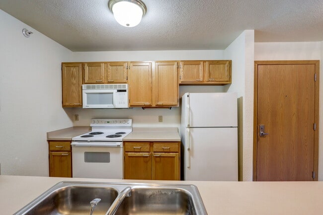 Silver Creek Village 55+ Senior Apartments