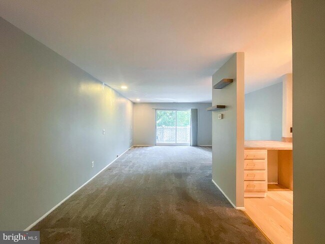 Photo - 46 Township Line Rd Unidad 209