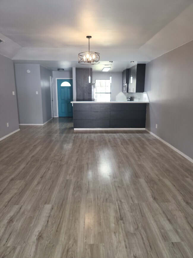 Photo - 2401 S Jackson Rd