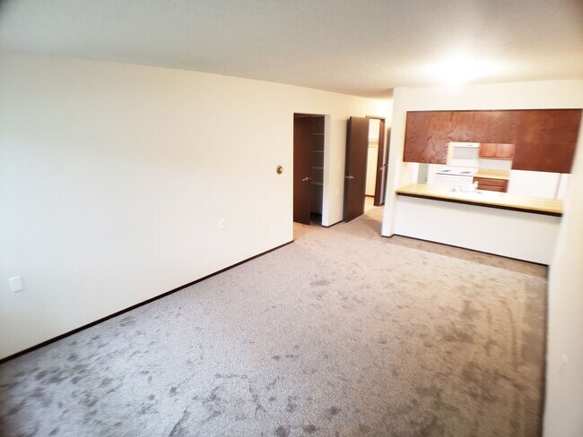 Building Photo - 1 Bedroom Apartment in Lonsdale Unit RHS LONS-#2