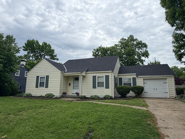 Photo - 1633 Sunset Dr