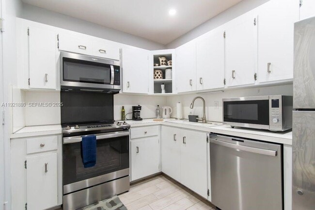 Photo - 5840 NE 22nd Way Unidad 728