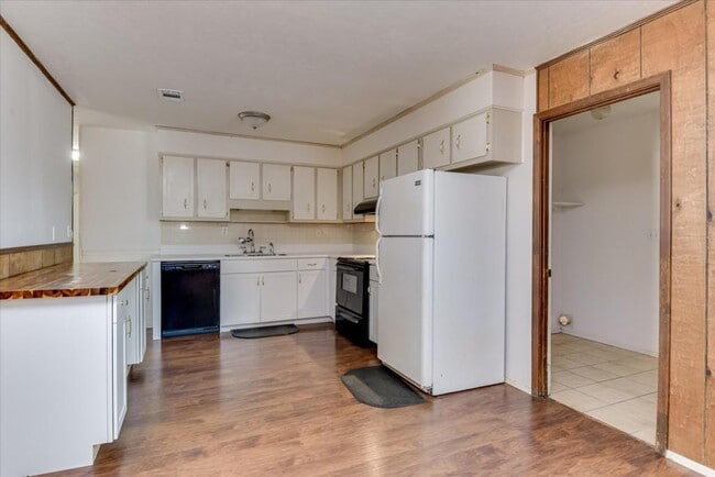 Photo - 3823 Fairington Dr