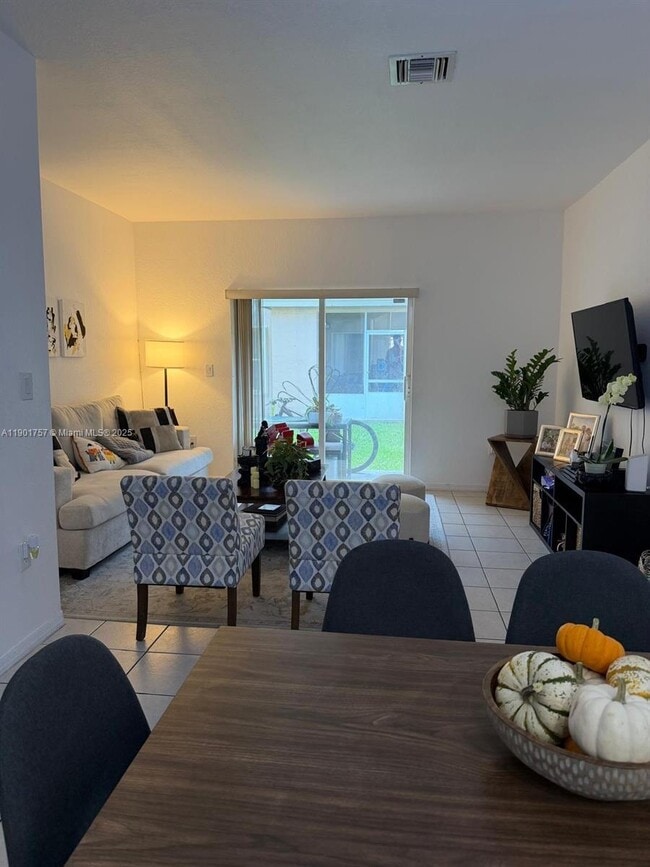 Building Photo - 5755 NW 115th Ct Unit 107