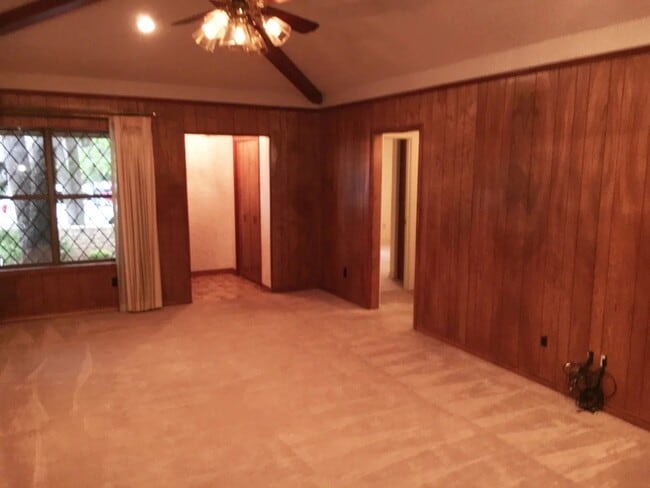 Photo - 3906 Double Oak Ln
