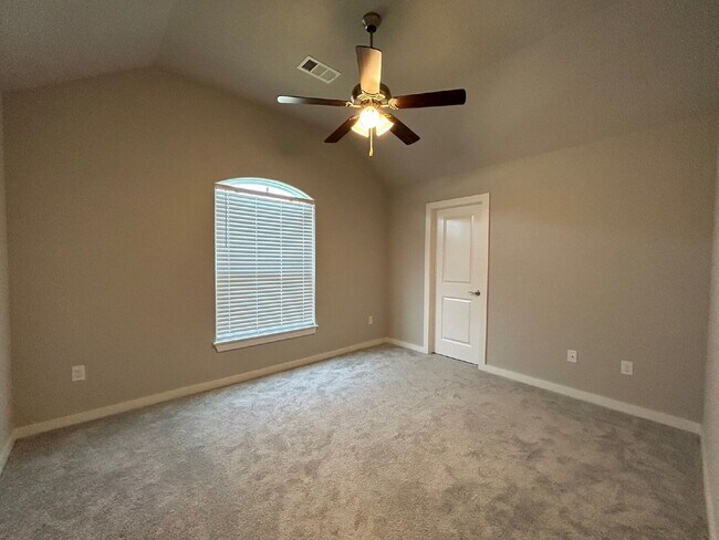 Photo - "Charming 3-Bed Sanctuary in Farmington wi...