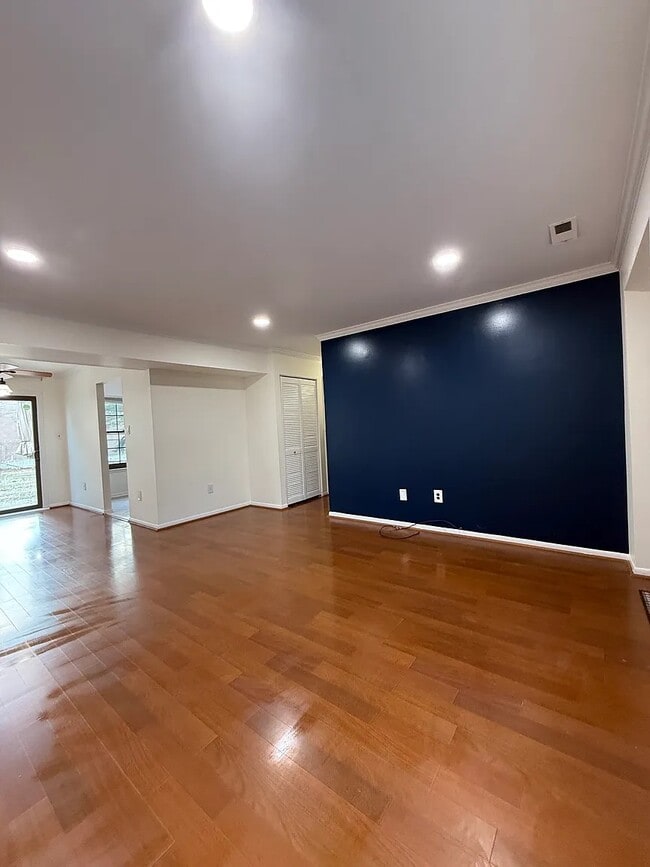 Building Photo - 404A Willow Turn Unit 404A WIlliow Turn