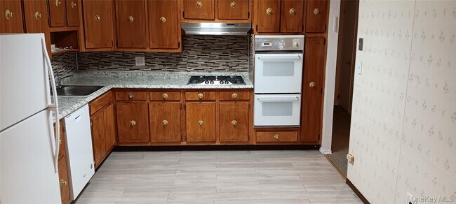 Photo - 120-19 84th Ave