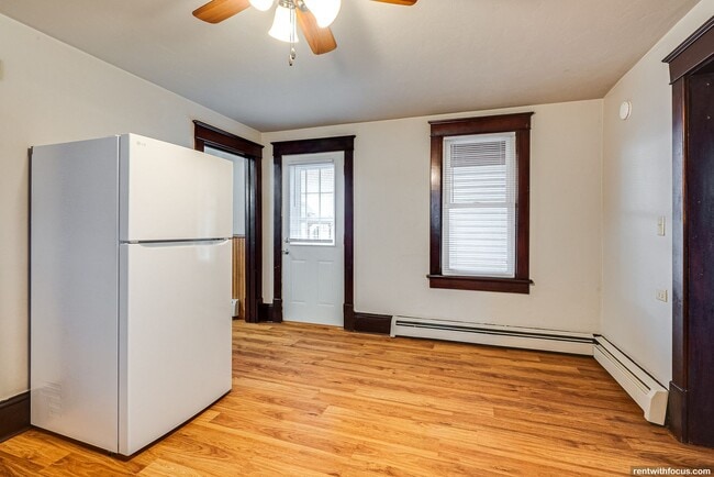 Photo - 211 Oak St Unit 211