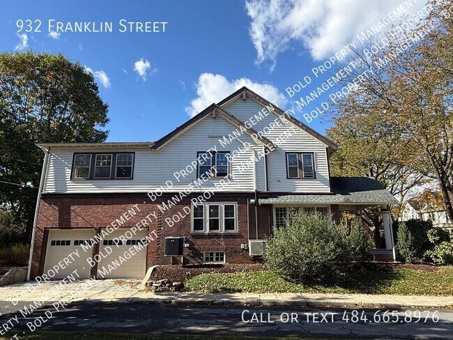 Photo - 932 Franklin St