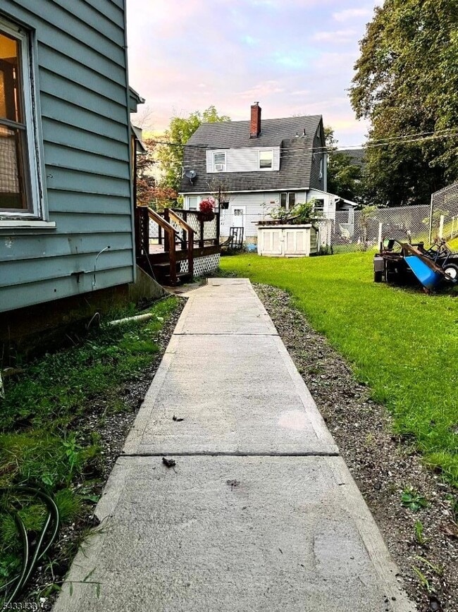 30 Fowler St