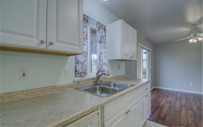 Photo - 1641 Bowmont Ave Unidad 1641 Bowmont Ave