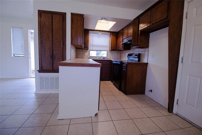 Photo - 2204 Lafayette Dr