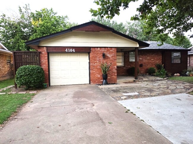 Driveway parking for two cars - 4104 Kim Dr