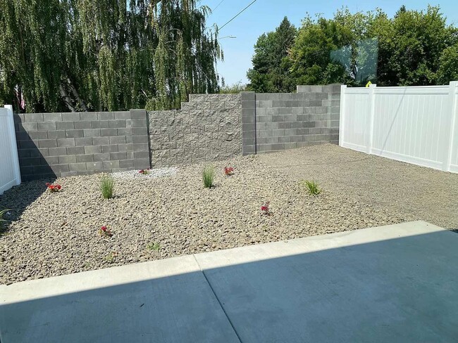 Photo - 2314 Herbert Pl