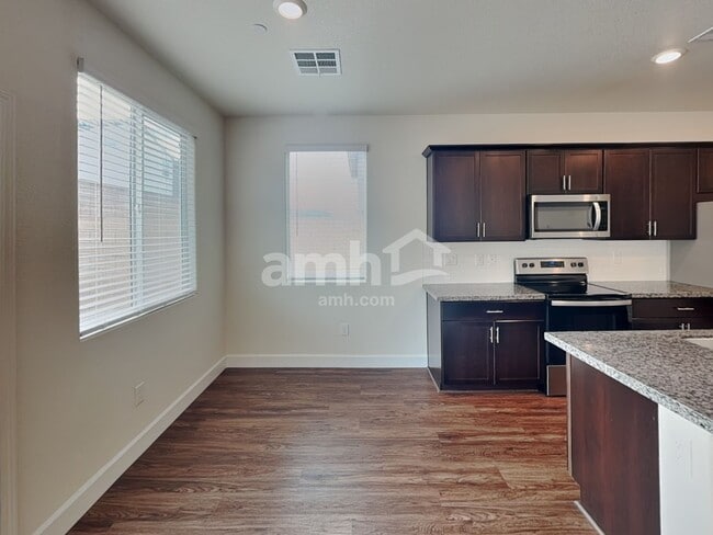 Photo - 108 Market St